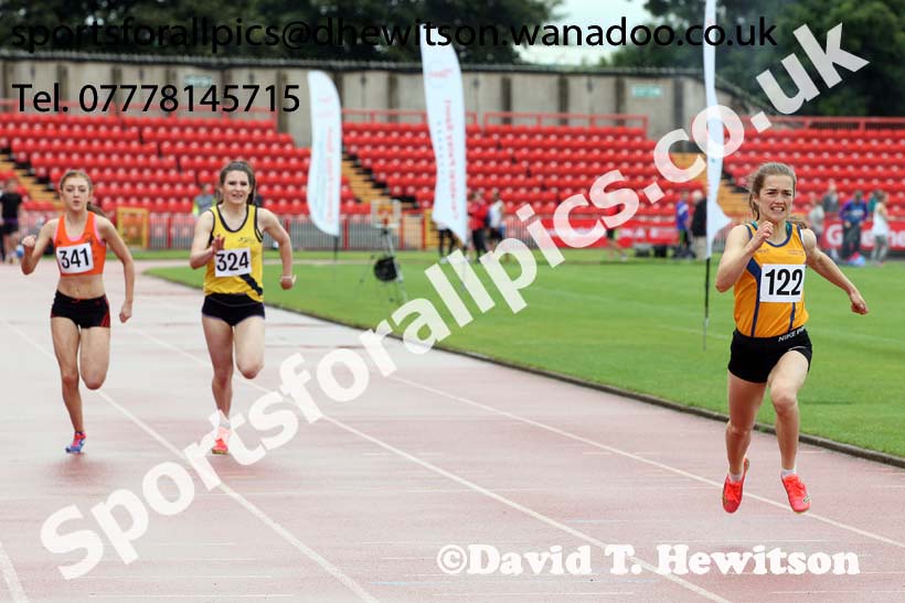 Junior womens 100 metres, Gateshead Tartan Games. Phot: David T. Hewitson/Sports for All Pics